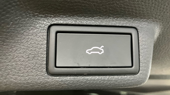 Volkswagen ID. Buzz 210kW Style Pro 79kWh 5dr Auto [Design+] Electric Estate - Image 43